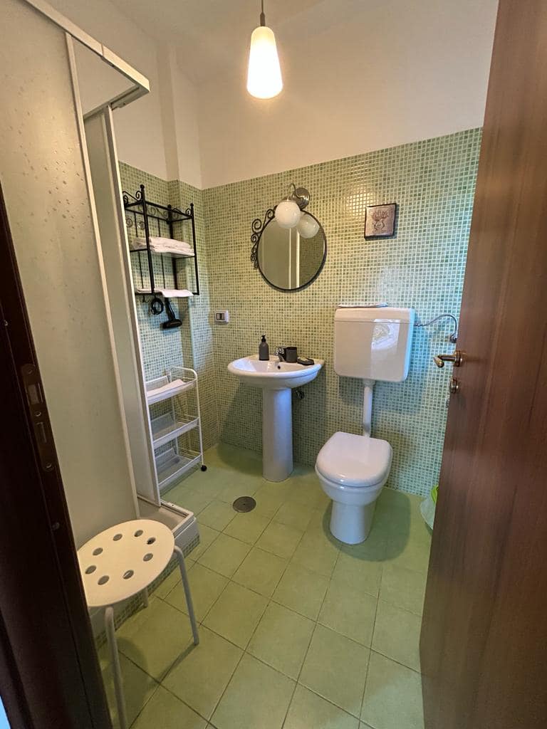 bagno all'interno della camera viola bagno camera viola bed and breakfast Trivigno Castelmezzano Potenza Basilicata